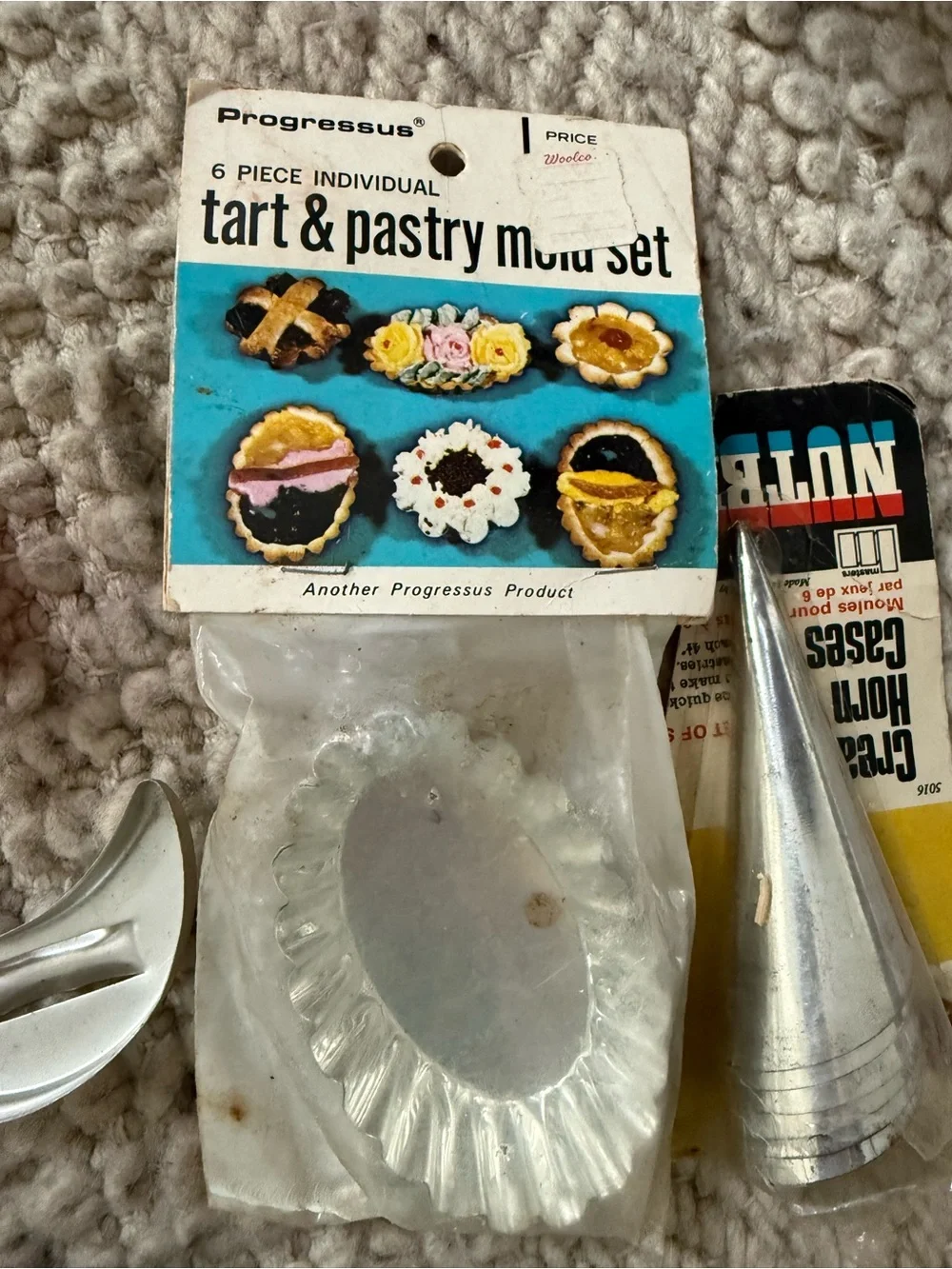 Vintage Metal tart pastry molds 1972 new in package cream horn cases + extras